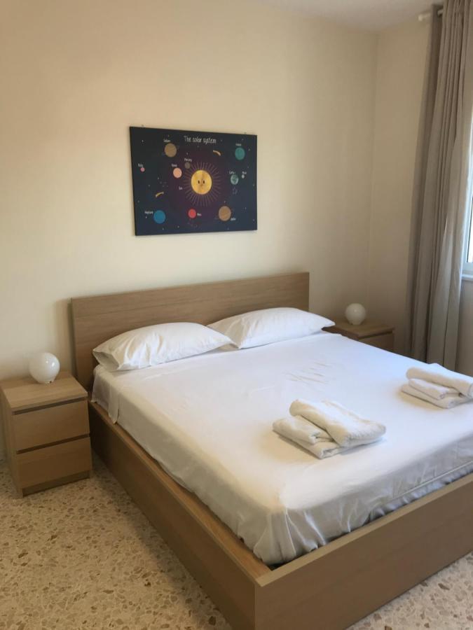 B&B Parco 2 Giugno บารี ภายนอก รูปภาพ