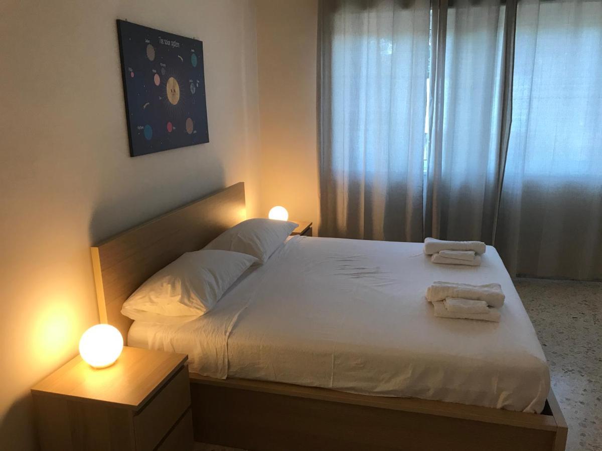B&B Parco 2 Giugno บารี ภายนอก รูปภาพ