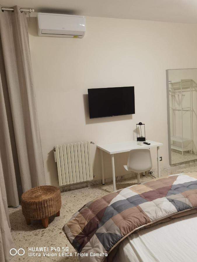 B&B Parco 2 Giugno บารี ภายนอก รูปภาพ
