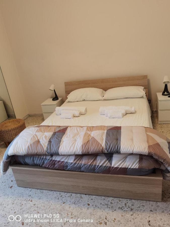 B&B Parco 2 Giugno บารี ภายนอก รูปภาพ
